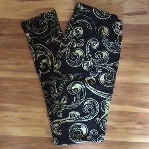 OS Black patterned lularoe leggings